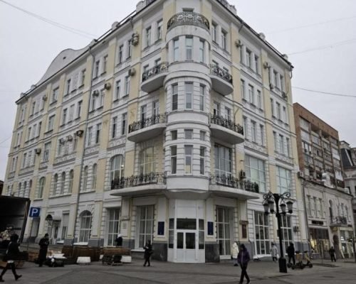 Historic academic building of Samara State Medical University with classic architecture, illustrating MBBS admission process including application submission, document upload, and interview stages for international students.